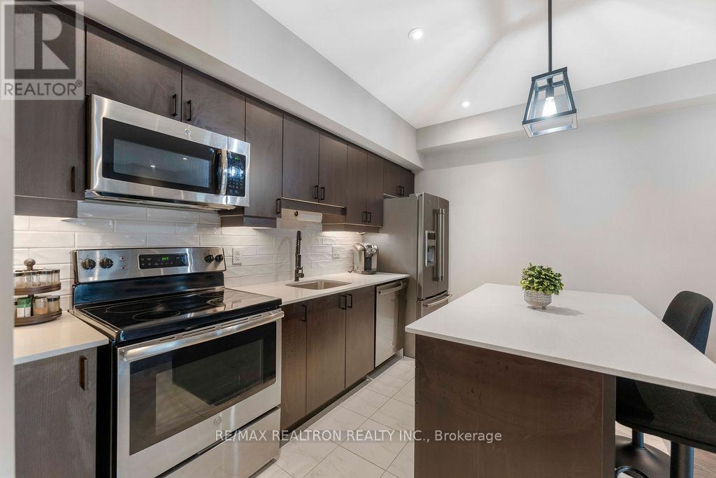 603 - 300 Essa Road, Barrie, Ontario  L4N 9Y4 - Photo 4 - S13032590