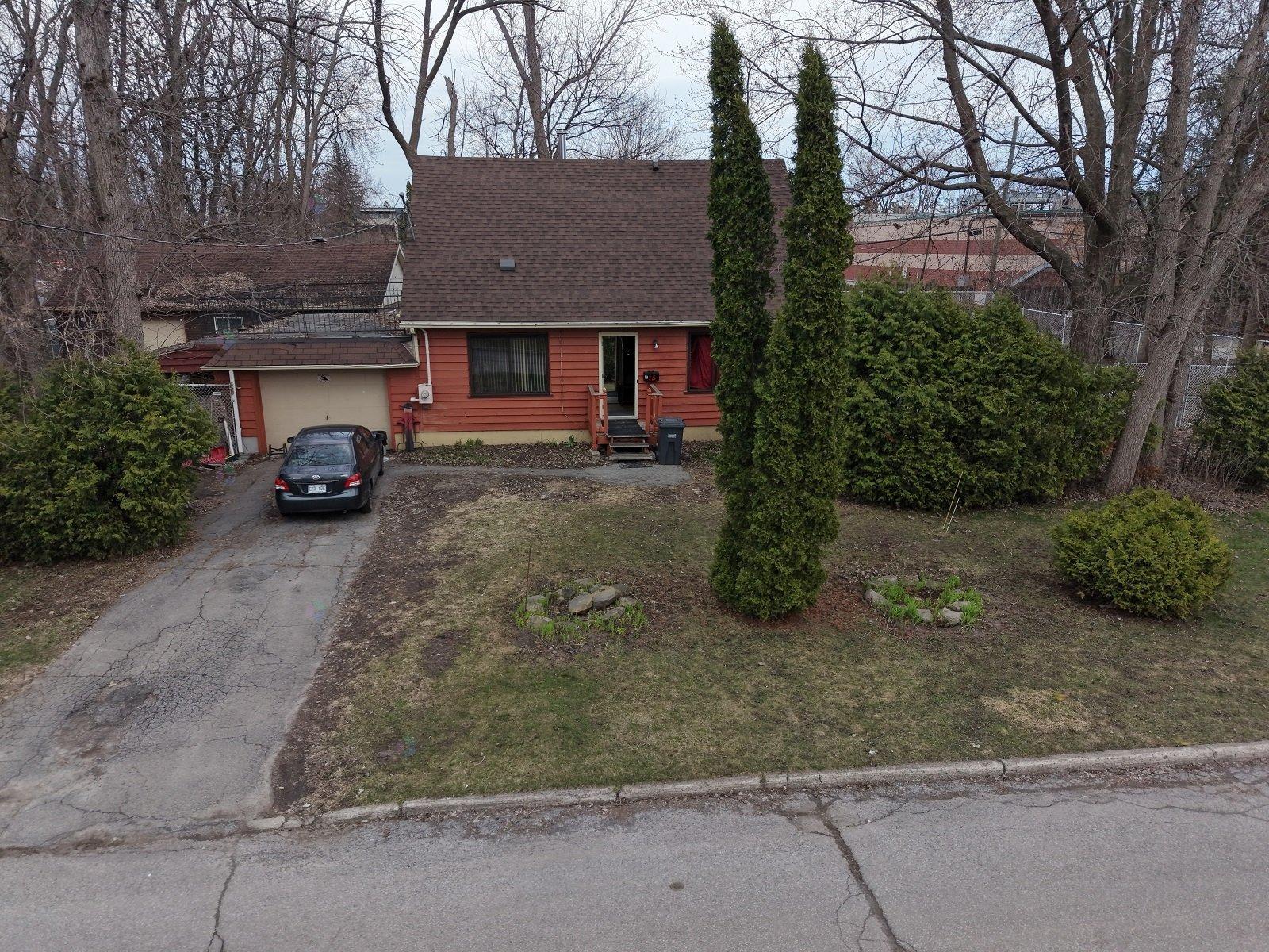 15 5e Avenue N. Montréal (Pierrefonds-Roxboro) Quebec Canada H8Y2T3 2