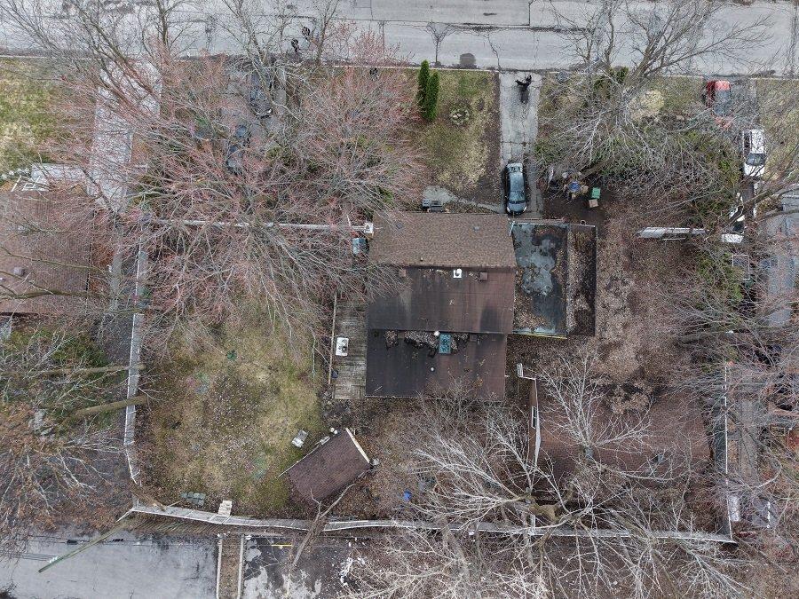 15 5e Avenue N. Montréal (Pierrefonds-Roxboro) Quebec Canada H8Y2T3 4