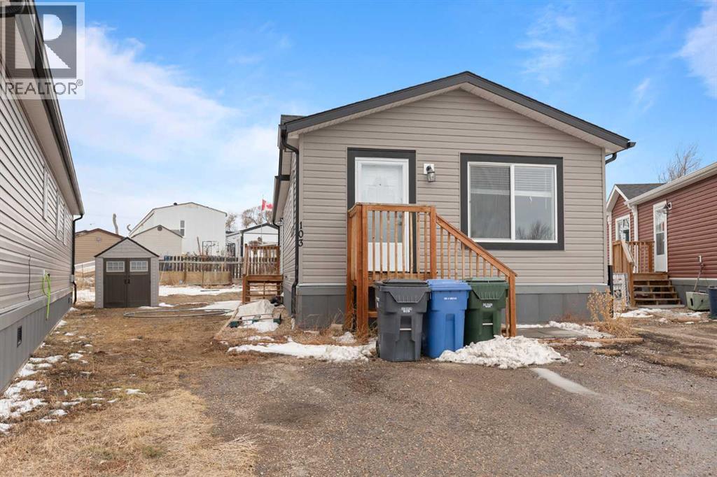 103 Anson Avenue SW, Medicine Hat, Alberta  T1A 7Z9 - Photo 1 - A2288561