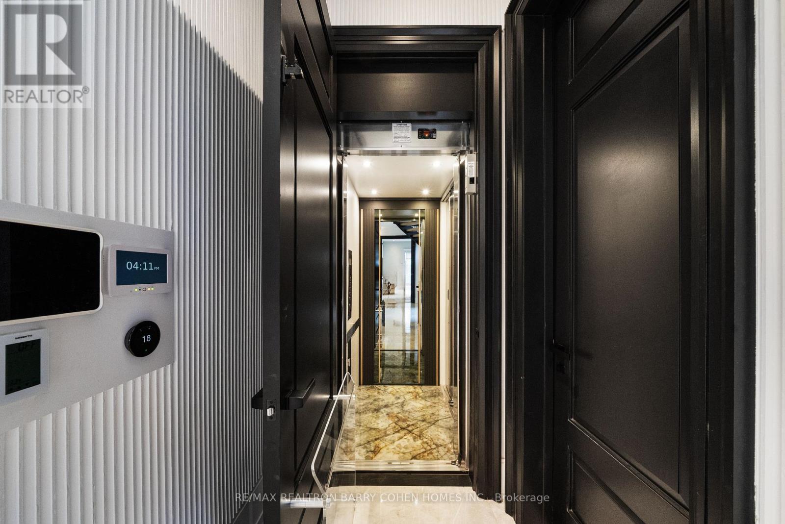 192 Lord Seaton Road, Toronto, Ontario  M2P 1K9 - Photo 19 - C12947518