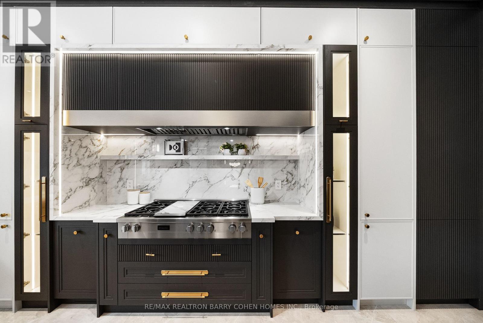 192 Lord Seaton Road, Toronto, Ontario  M2P 1K9 - Photo 14 - C12947518