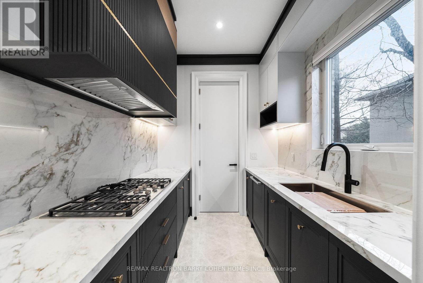 192 Lord Seaton Road, Toronto, Ontario  M2P 1K9 - Photo 15 - C12947518