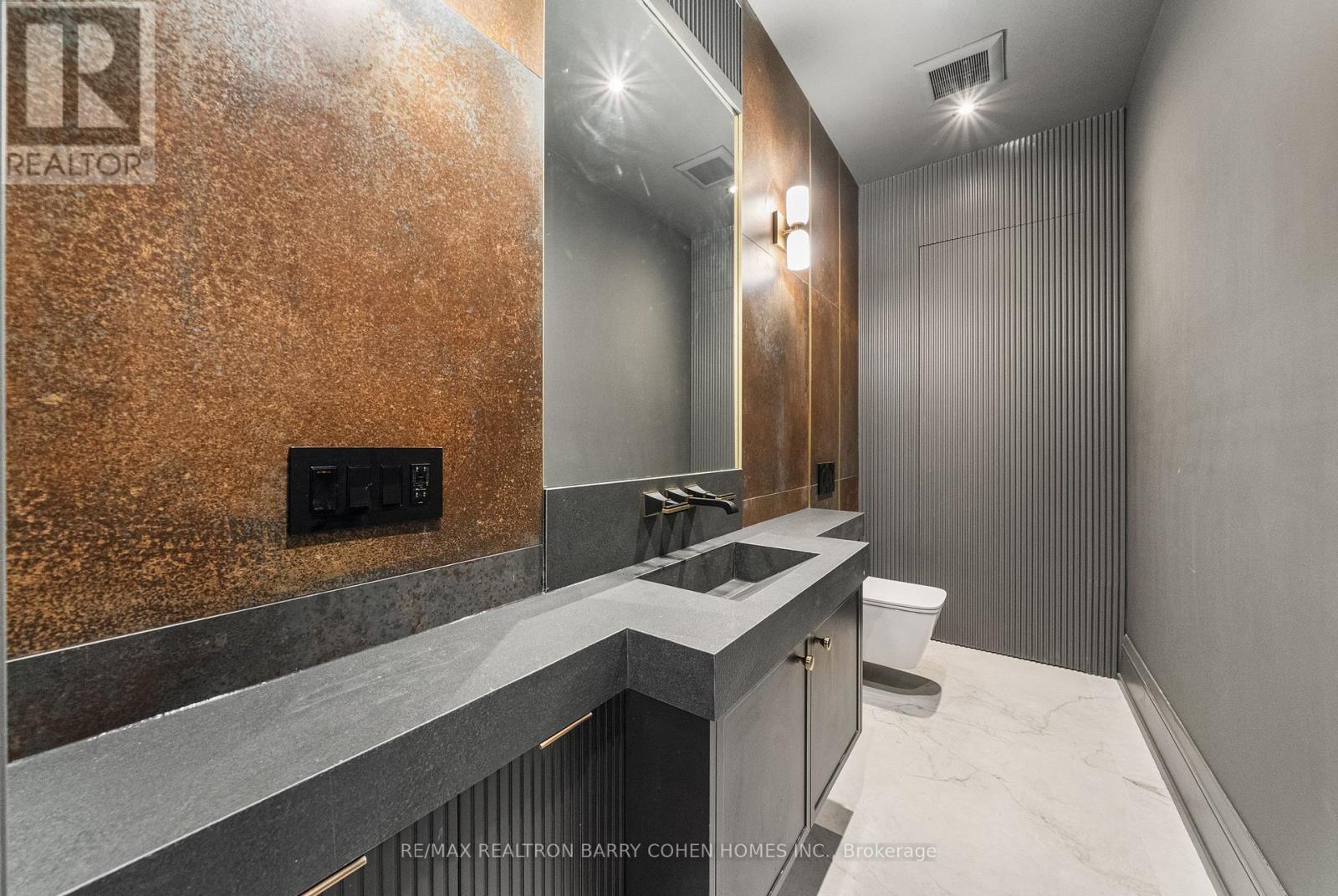 192 Lord Seaton Road, Toronto, Ontario  M2P 1K9 - Photo 43 - C12947518