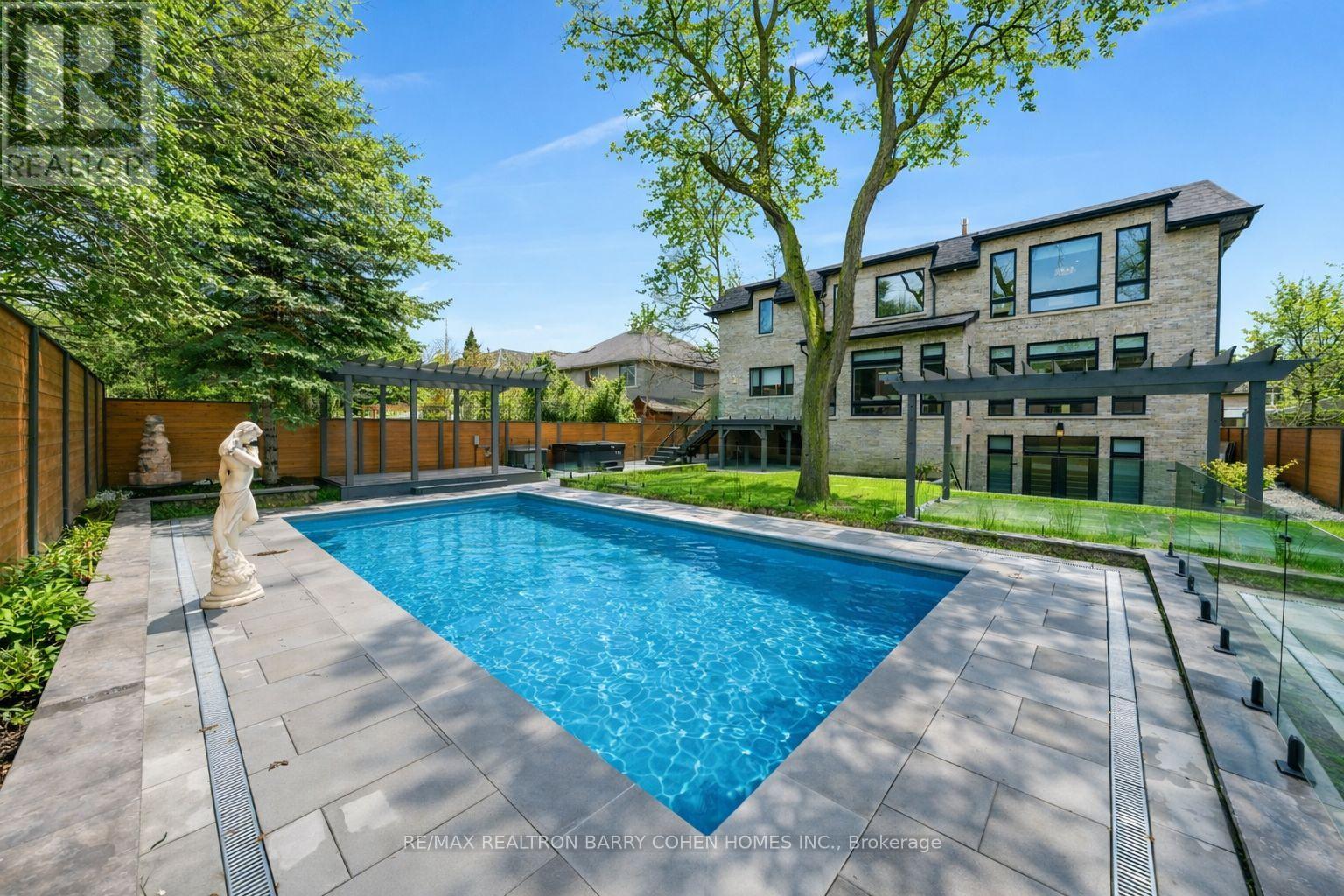 192 Lord Seaton Road, Toronto, Ontario  M2P 1K9 - Photo 46 - C12947518