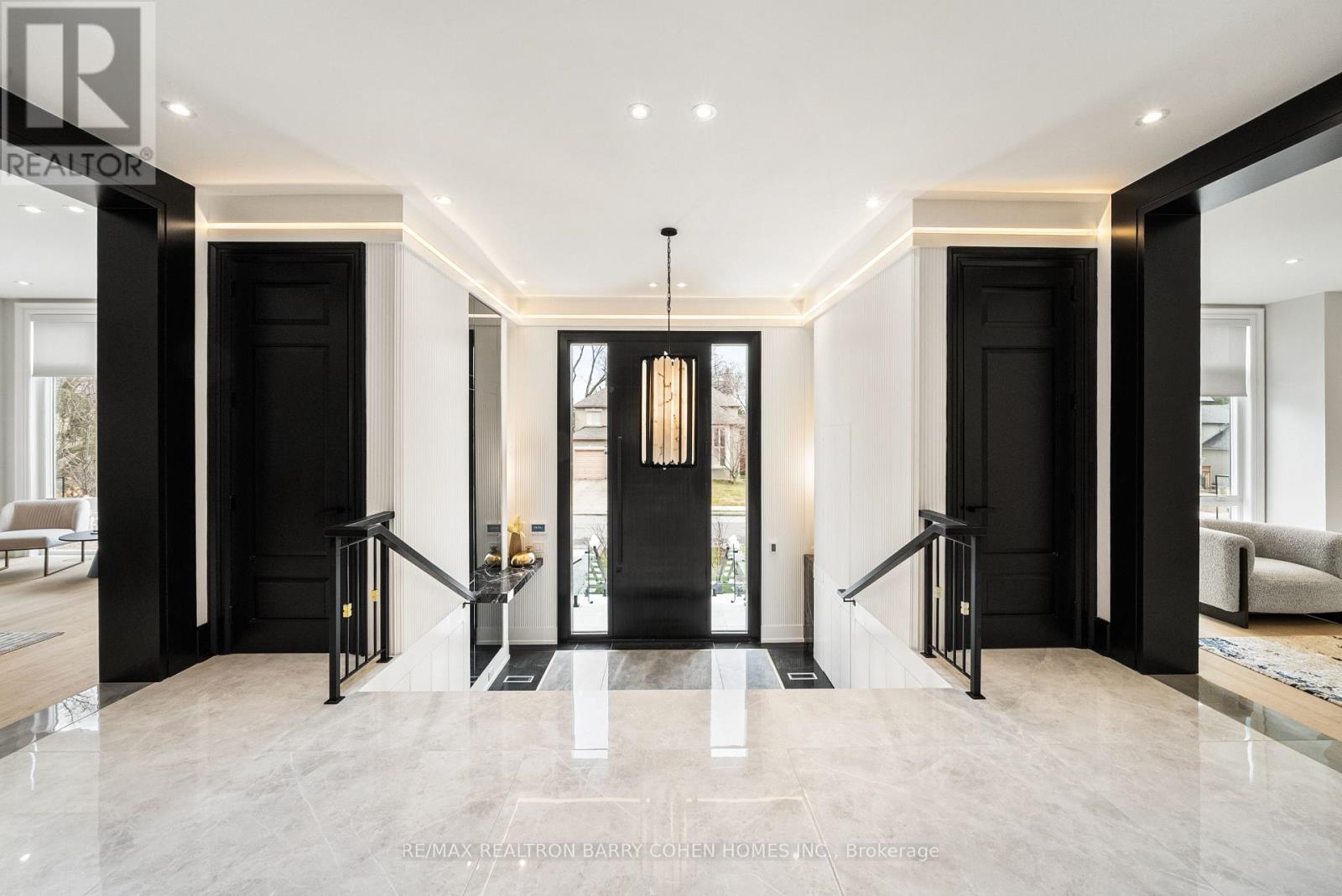 192 Lord Seaton Road, Toronto, Ontario  M2P 1K9 - Photo 6 - C12947518