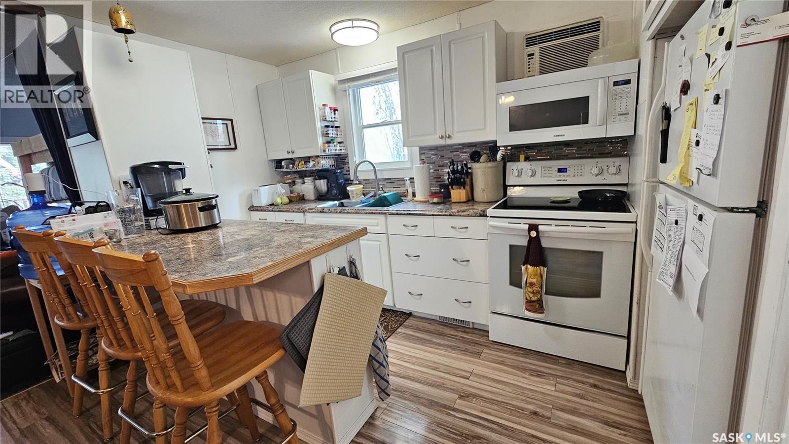 97 Ferguson Bay, Webb Rm No. 138, Saskatchewan  S0N 2N0 - Photo 3 - SK033691