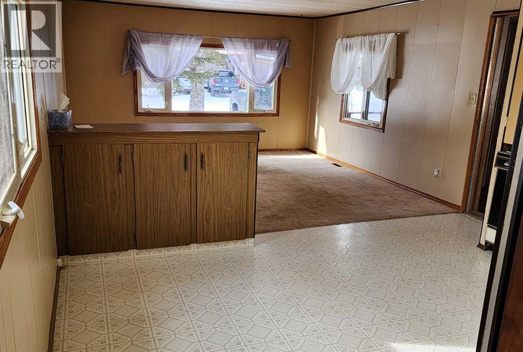 225 4 Street NW, Sundre, Alberta  T0M 1X0 - Photo 4 - A2295992