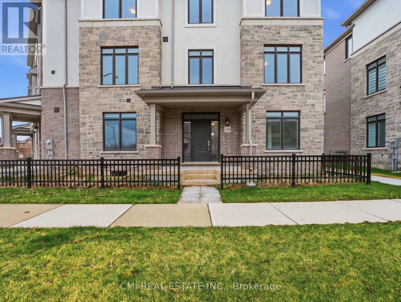 2168 Postmaster Drive, Oakville, Ontario  L6M 4E6 - Photo 3 - W13032554