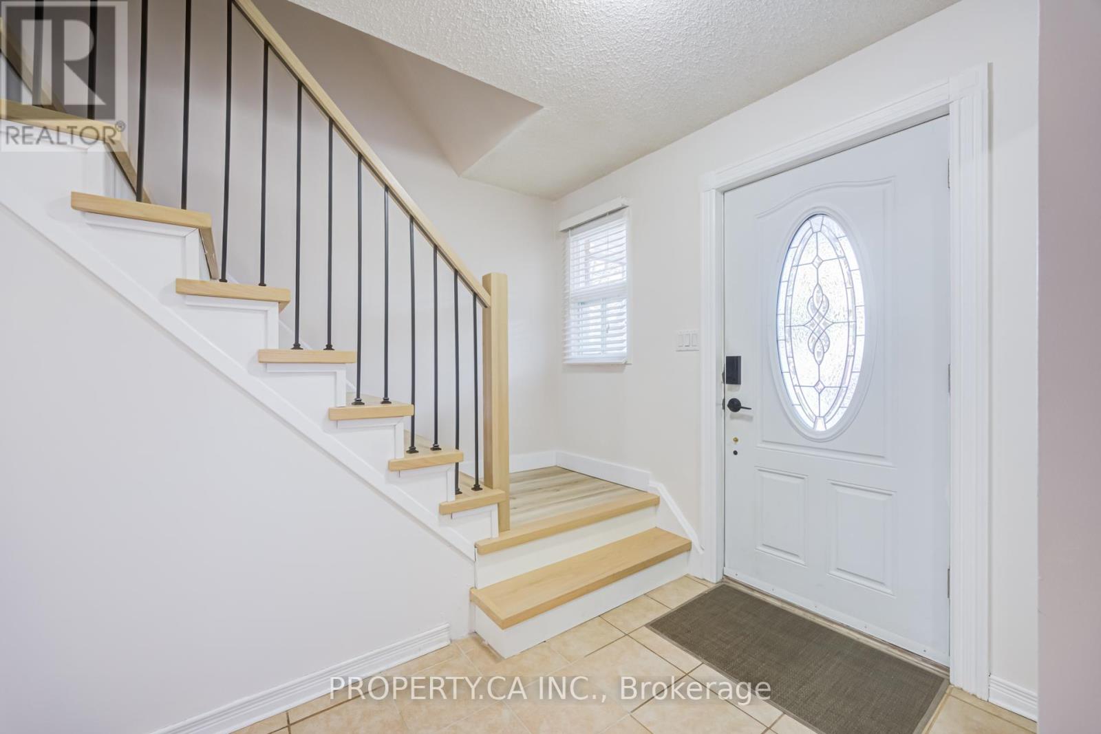 10 Mara Crescent, Brampton, Ontario  L6V 4C4 - Photo 10 - W13032670