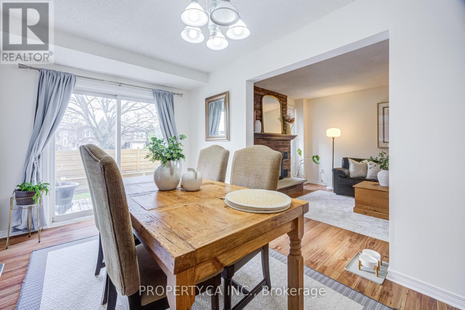 10 Mara Crescent, Brampton, Ontario  L6V 4C4 - Photo 5 - W13032670