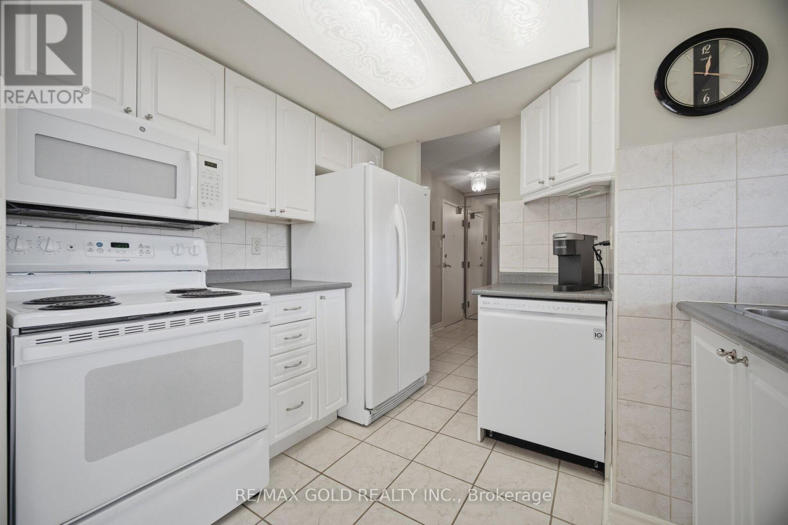 908 - 2091 Hurontario Street, Mississauga, Ontario  L5A 4E6 - Photo 2 - W13032728