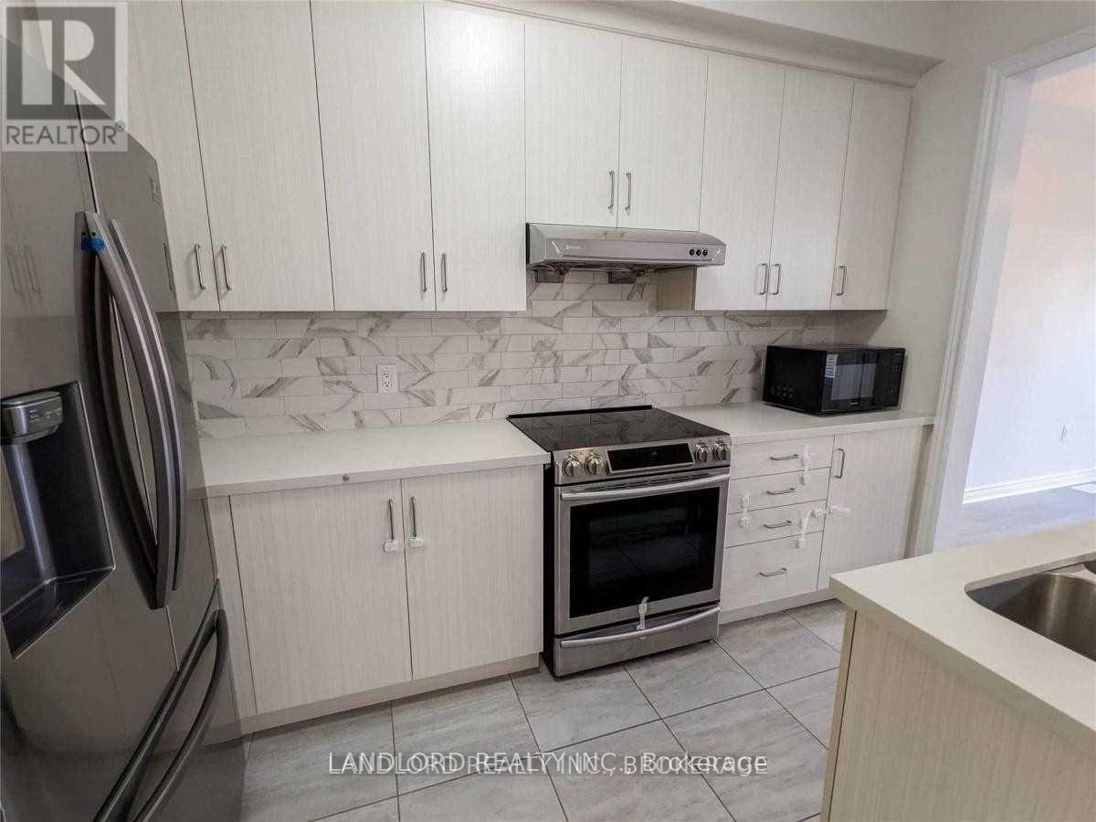 3301 Jacob Way, Oakville, Ontario  L6M 5J9 - Photo 2 - W13032734