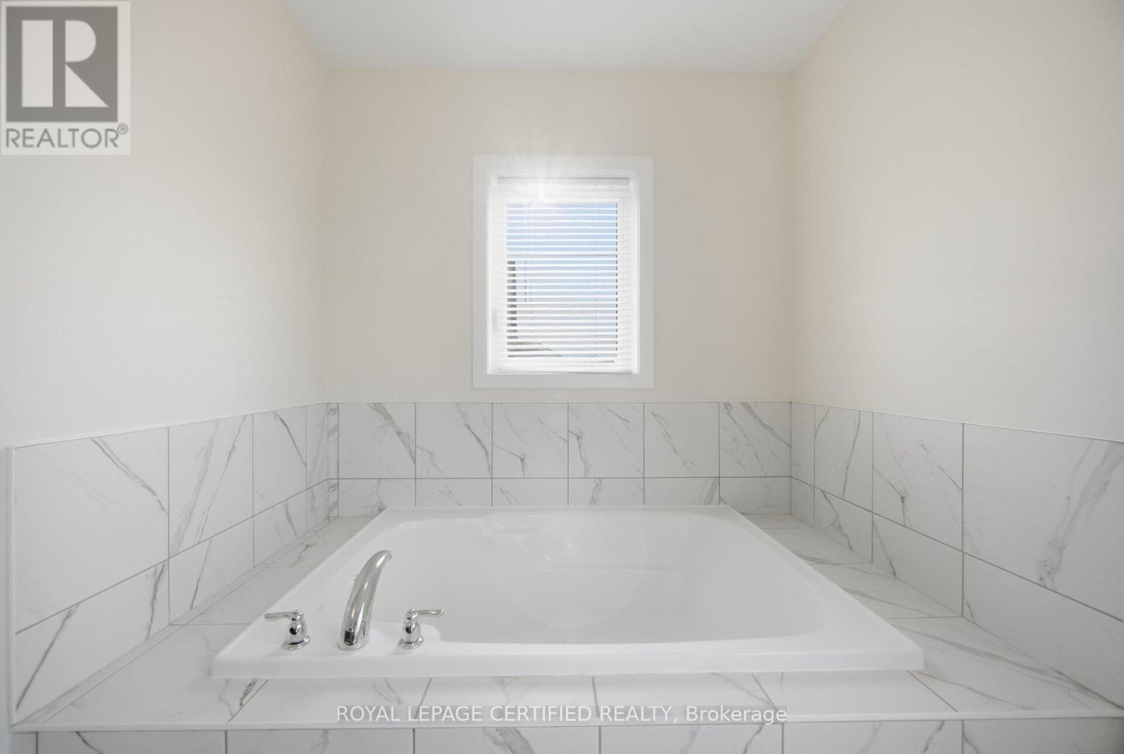 51 Hawick Crescent, Haldimand, Ontario  N3W 0G5 - Photo 25 - X13032574