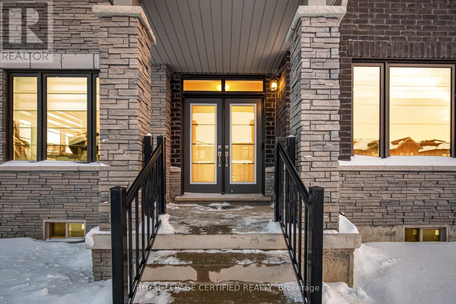 51 Hawick Crescent, Haldimand, Ontario  N3W 0G5 - Photo 4 - X13032574