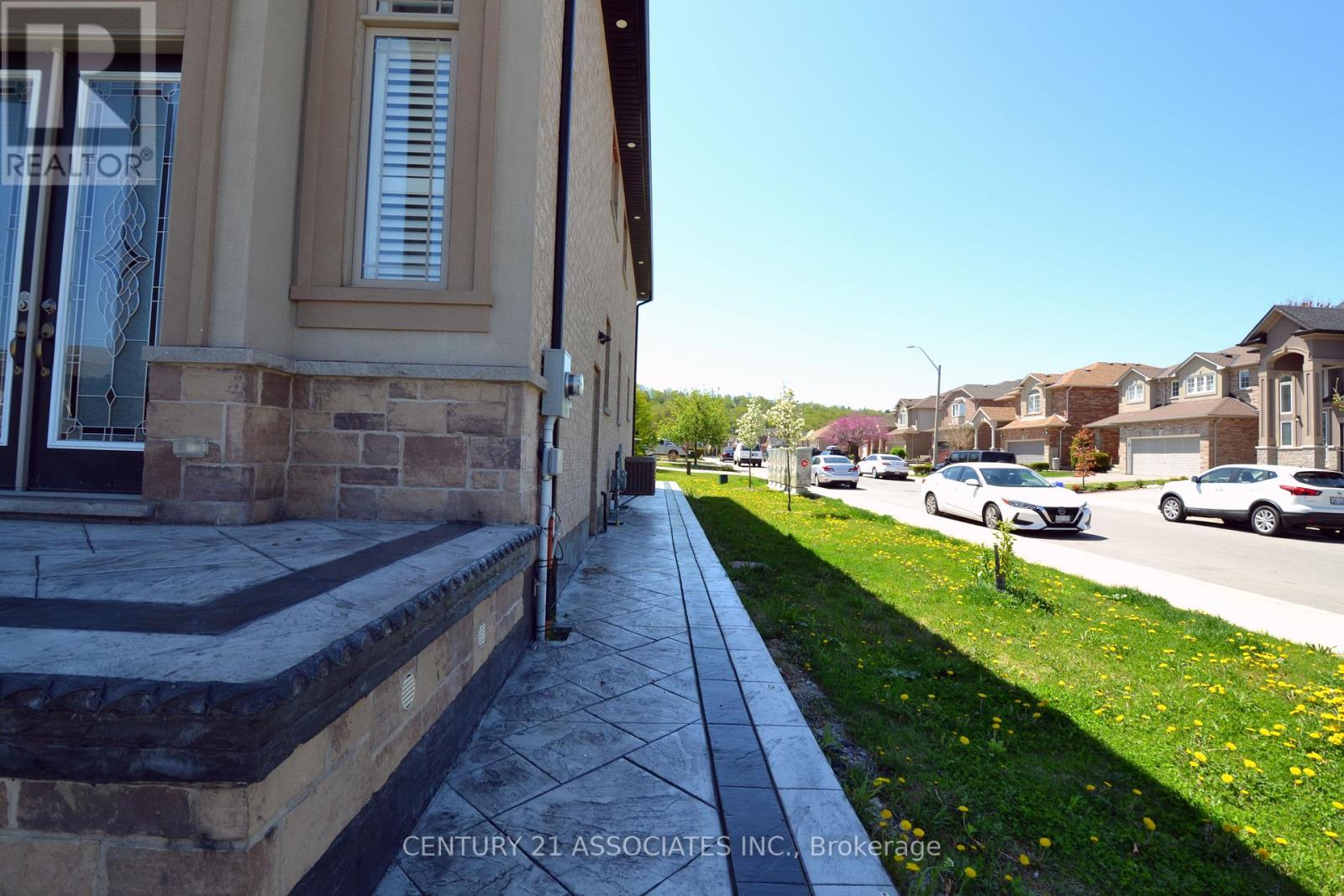 92 Nashville Circle, Hamilton, Ontario  L8G 5H2 - Photo 2 - X13032616