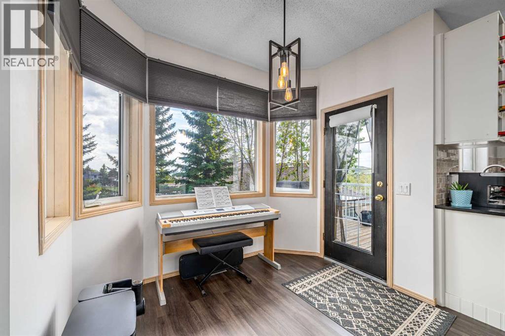 648 Scimitar Bay NW, Calgary, Alberta  T3L 2B2 - Photo 10 - A2304234