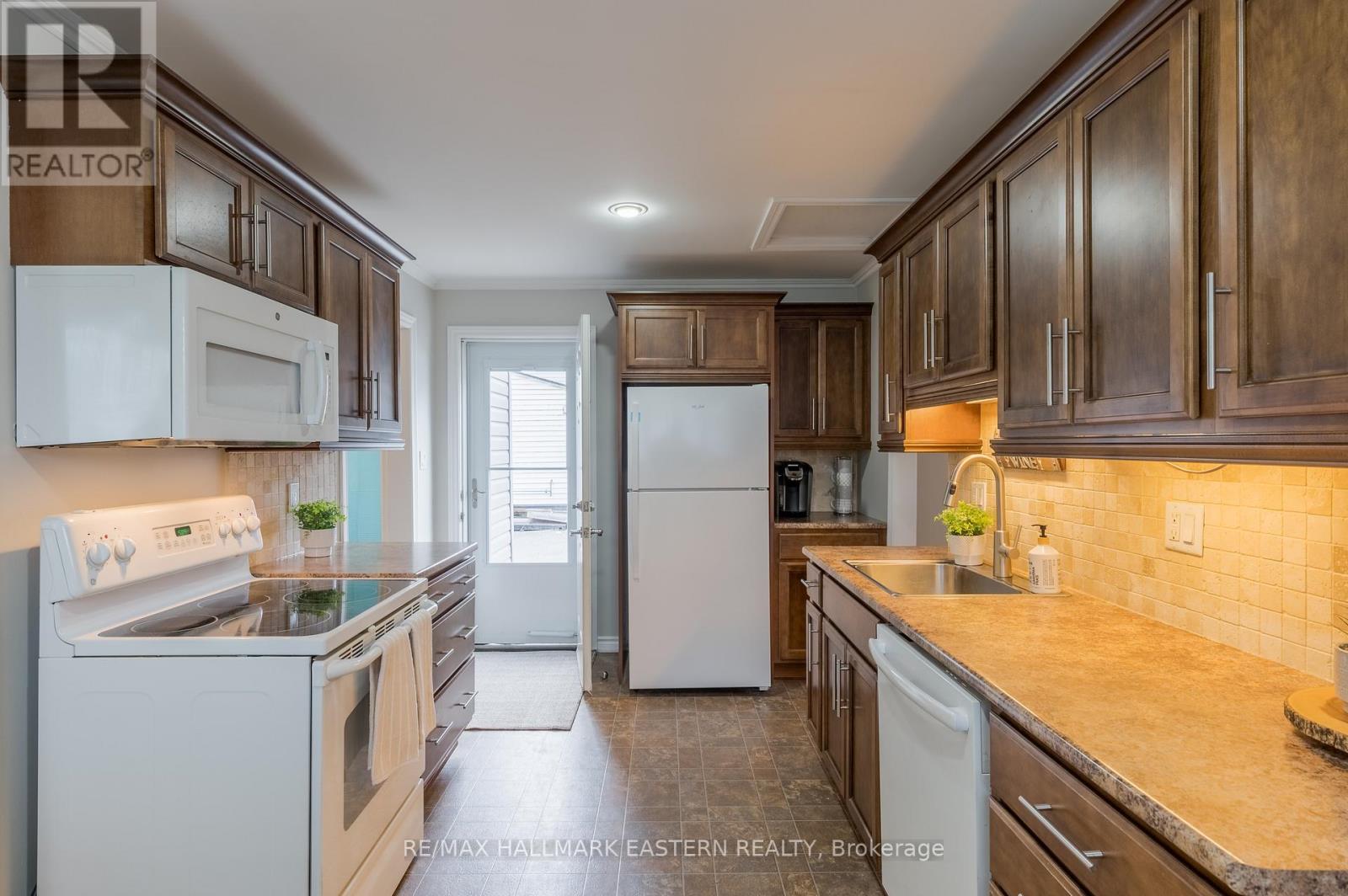 584 Paterson Street, Peterborough, Ontario  K9J 4R2 - Photo 6 - X13032784