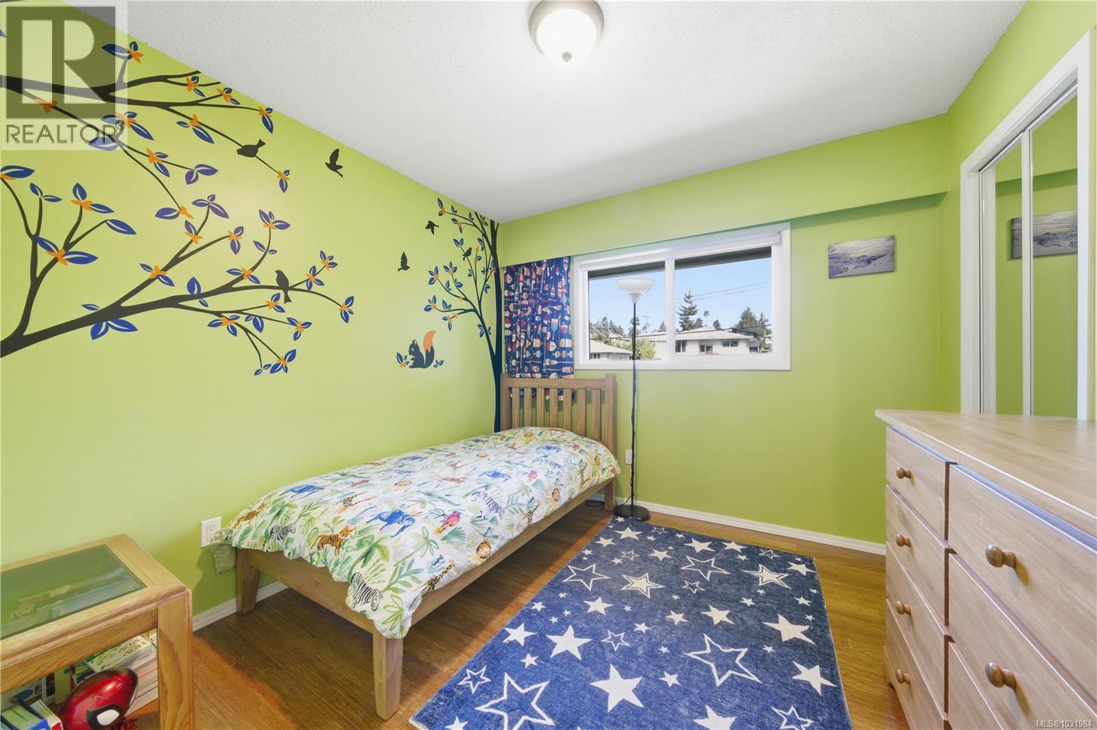 541 Warren Ave, Saanich, British Columbia  V8Z 2J6 - Photo 15 - 1031984