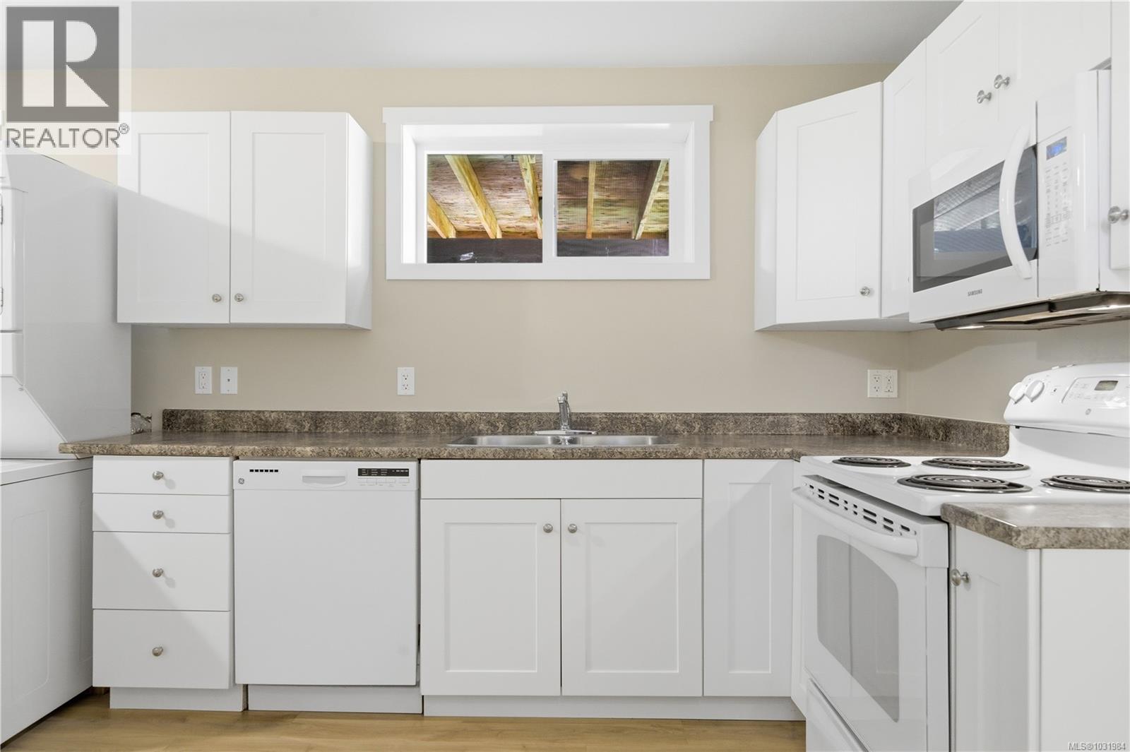 541 Warren Ave, Saanich, British Columbia  V8Z 2J6 - Photo 21 - 1031984