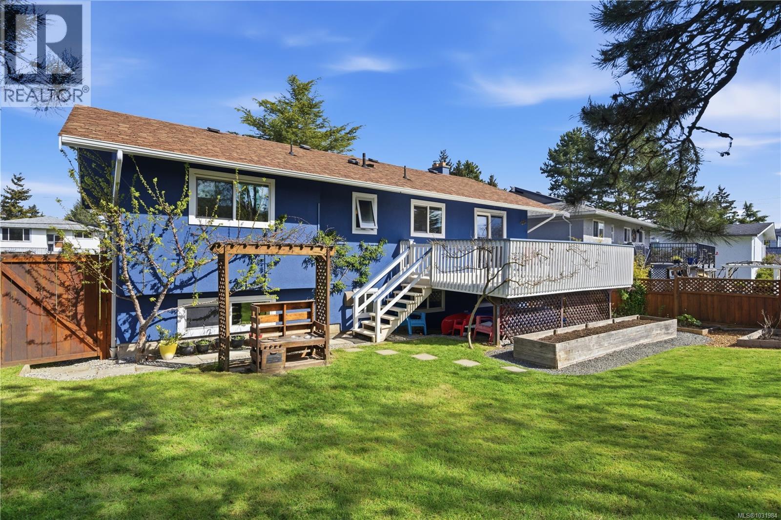 541 Warren Ave, Saanich, British Columbia  V8Z 2J6 - Photo 30 - 1031984