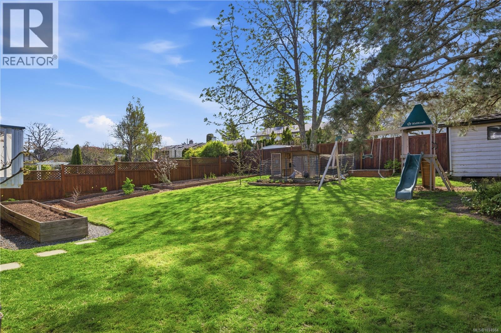 541 Warren Ave, Saanich, British Columbia  V8Z 2J6 - Photo 28 - 1031984