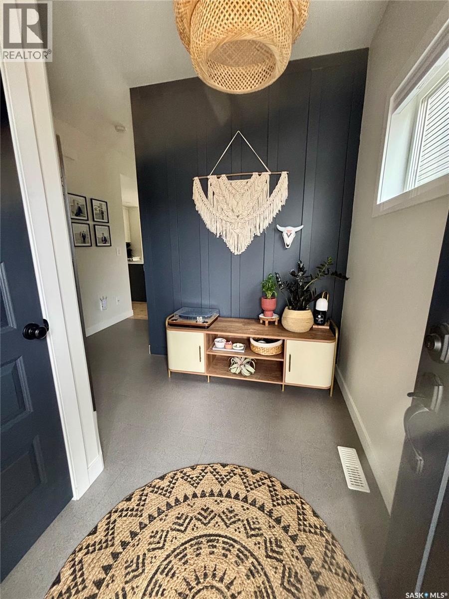 328 Barrett Street, Saskatoon, Saskatchewan  S7W 1C7 - Photo 4 - SK033612