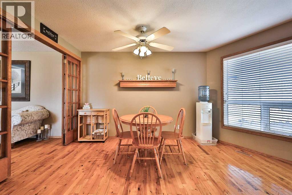 210 S 100 W, Raymond, Alberta  T0K 2S0 - Photo 11 - A2302546