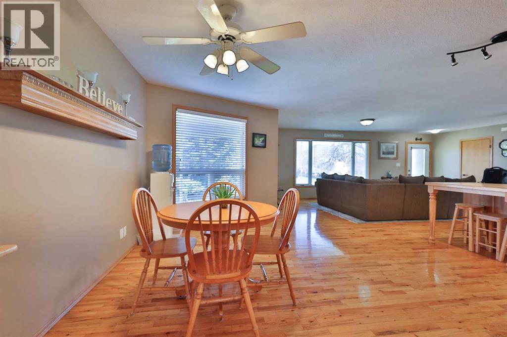 210 S 100 W, Raymond, Alberta  T0K 2S0 - Photo 12 - A2302546