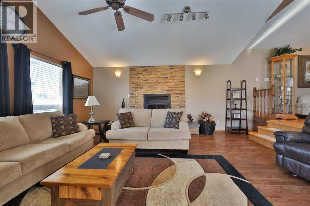 210 S 100 W, Raymond, Alberta  T0K 2S0 - Photo 6 - A2302546