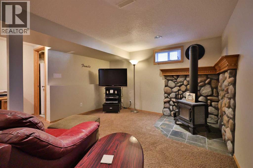 210 S 100 W, Raymond, Alberta  T0K 2S0 - Photo 30 - A2302546