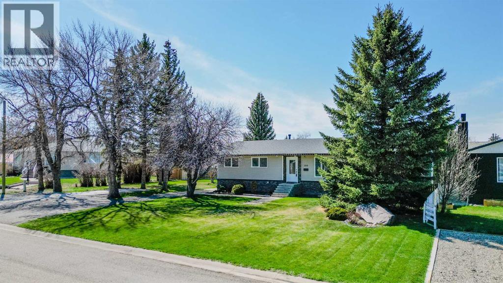 210 S 100 W, Raymond, Alberta  T0K 2S0 - Photo 41 - A2302546