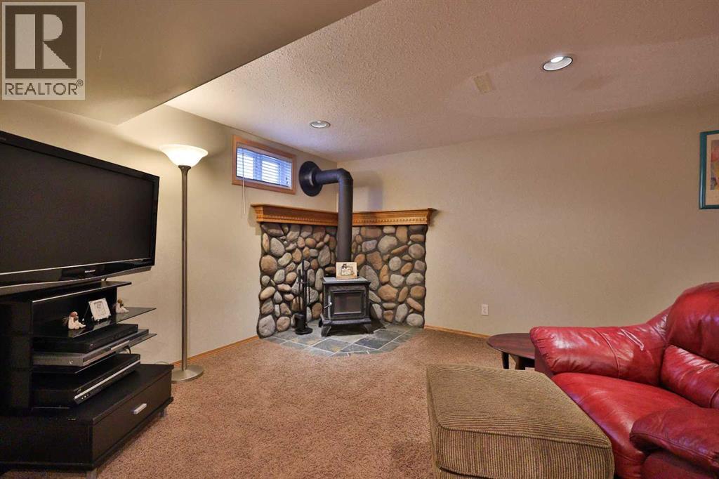 210 S 100 W, Raymond, Alberta  T0K 2S0 - Photo 29 - A2302546