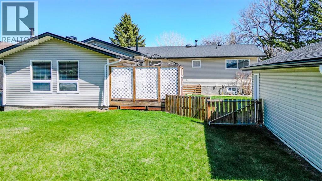 210 S 100 W, Raymond, Alberta  T0K 2S0 - Photo 38 - A2302546