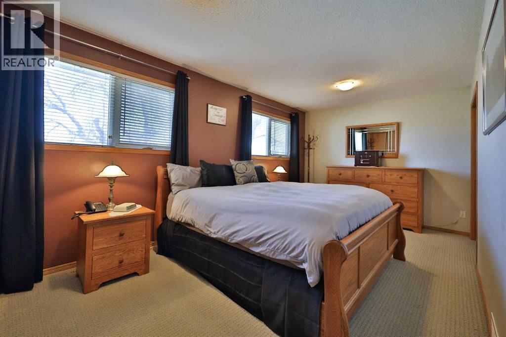 210 S 100 W, Raymond, Alberta  T0K 2S0 - Photo 23 - A2302546