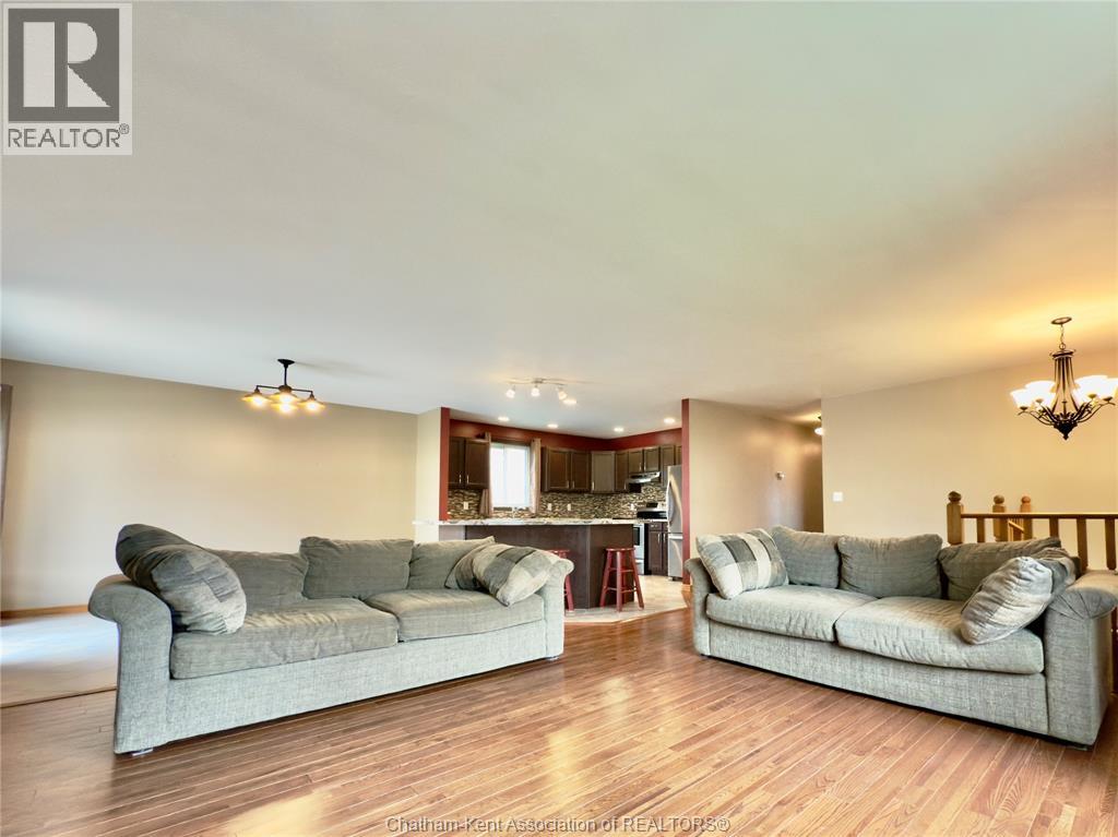 6201 Main Street, Comber, Ontario  N0P 1J0 - Photo 8 - 26008958