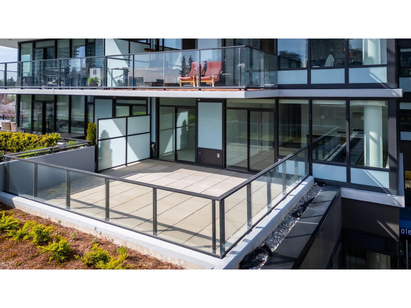 307 1588 Johnston Road, White Rock, British Columbia  V4B 0C5 - Photo 2 - R3114501