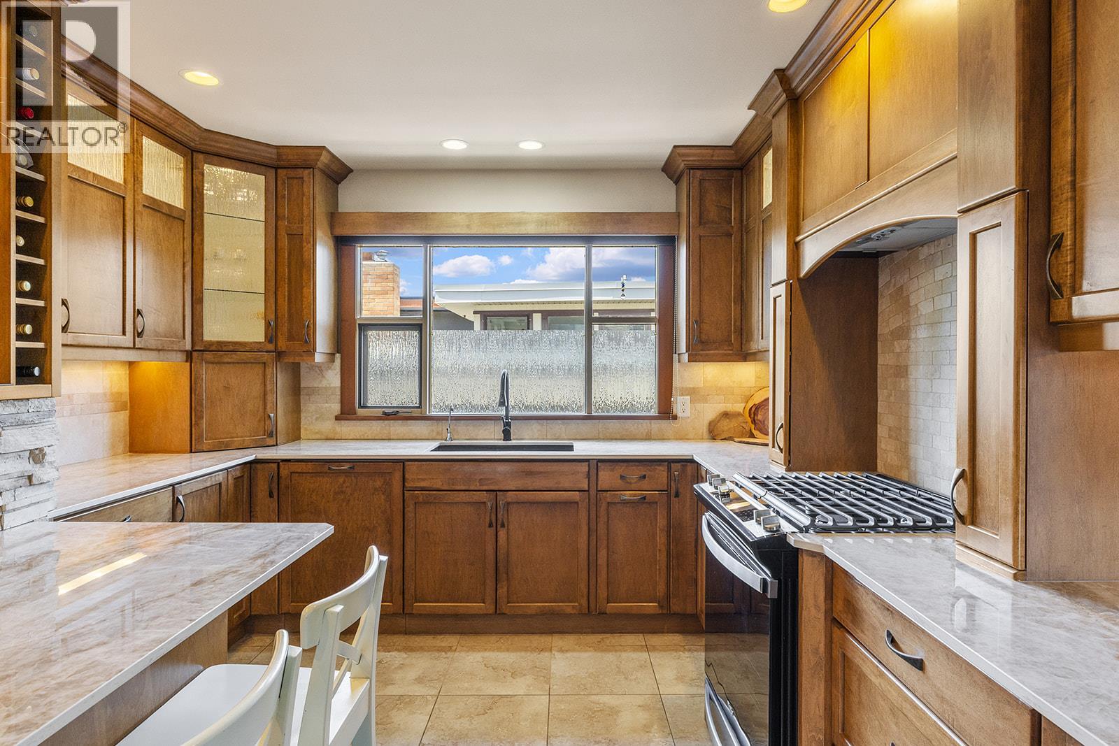 354 Burne Avenue, Kelowna, British Columbia  V1Y 5P1 - Photo 6 - 10383755