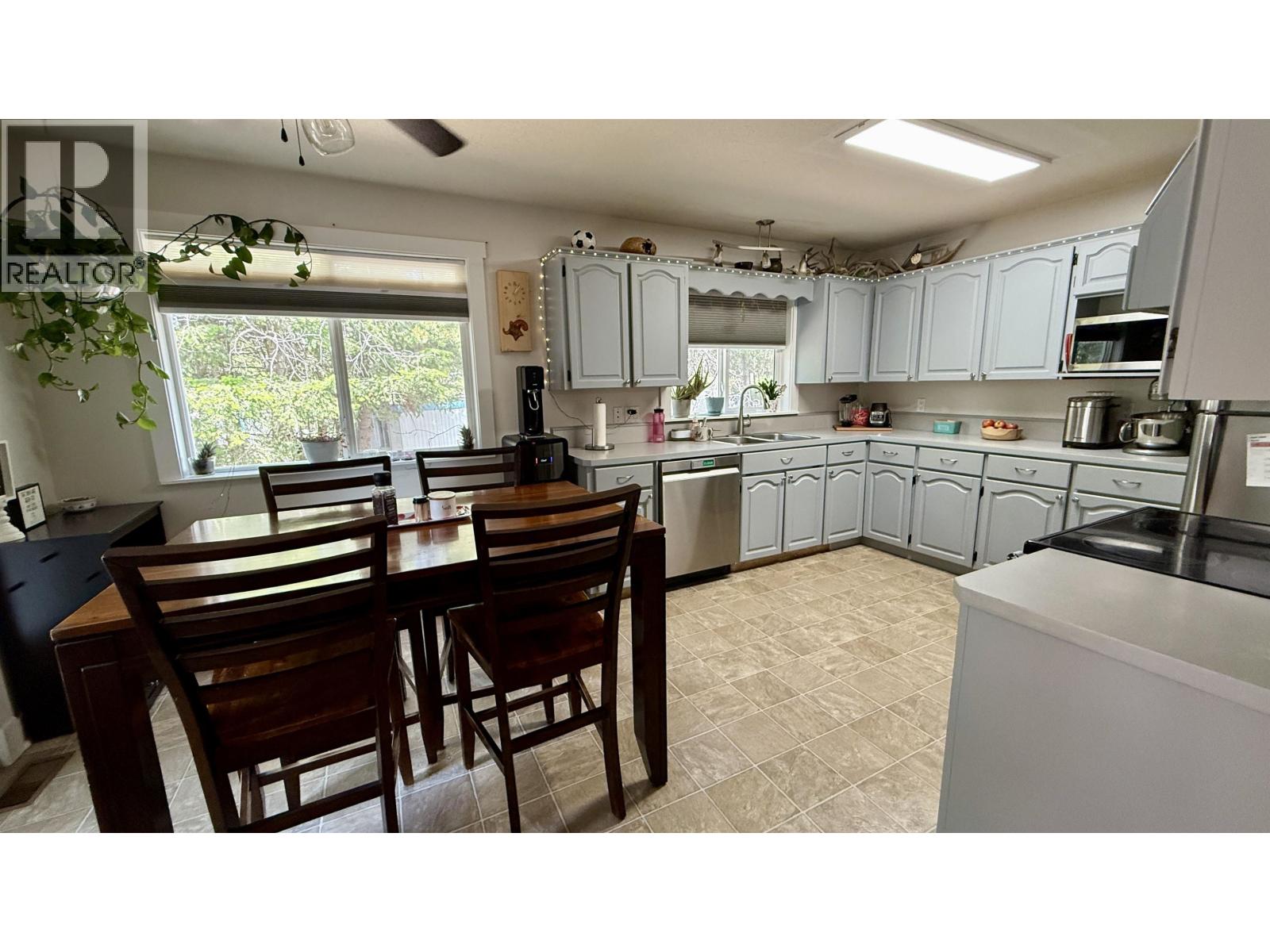 4755 Anzeeon Road, 108 Mile Ranch, British Columbia  V0K 2Z0 - Photo 10 - R3114832