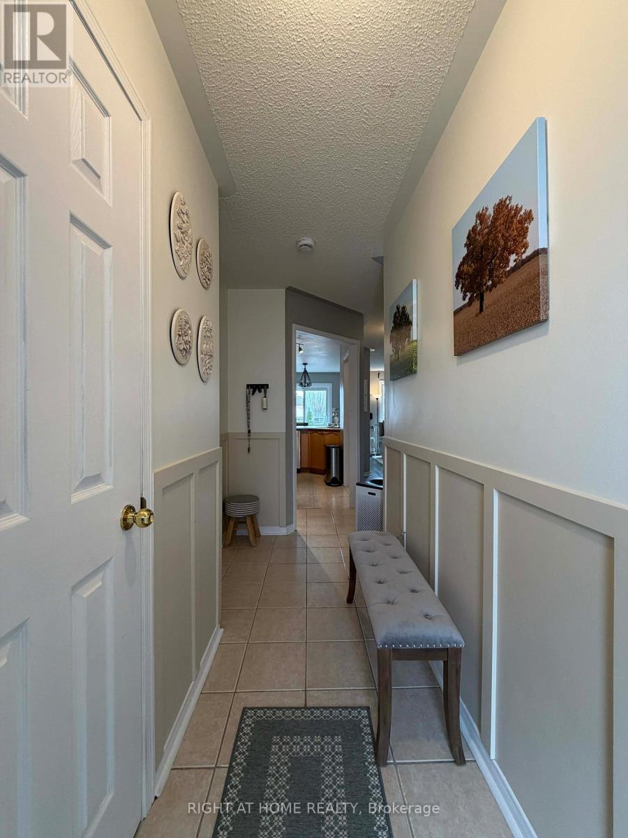 63 Candlebrook Drive S, Whitby, Ontario  L1R 2V6 - Photo 3 - E13032414