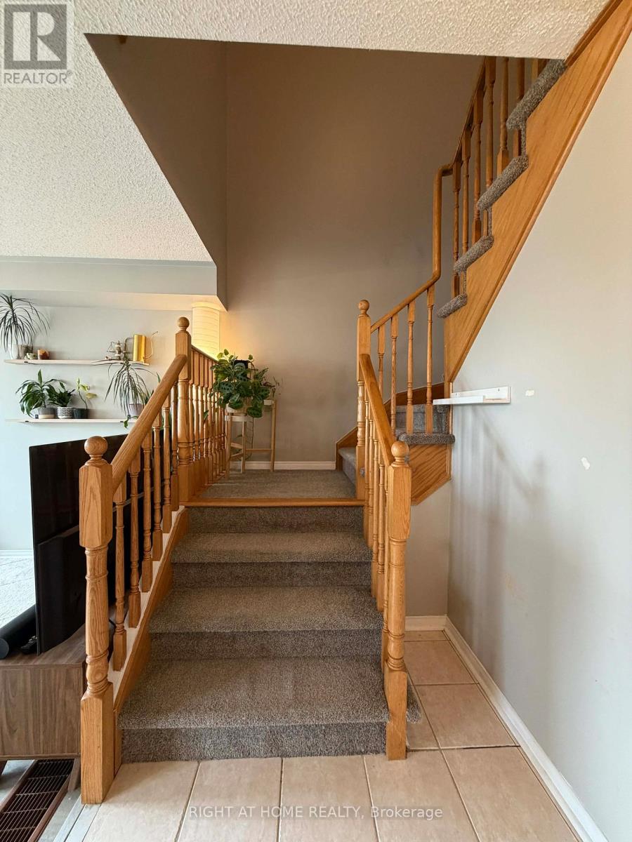 63 Candlebrook Drive S, Whitby, Ontario  L1R 2V6 - Photo 12 - E13032414