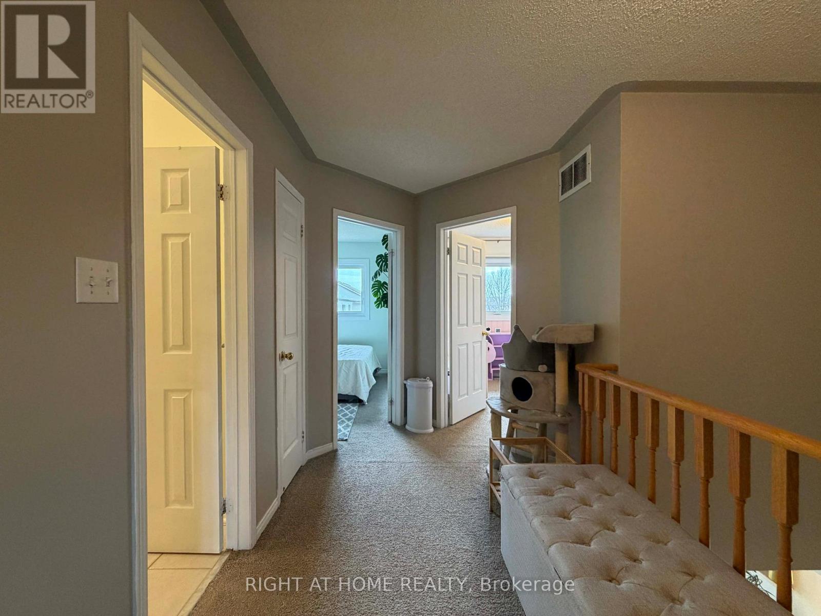 63 Candlebrook Drive S, Whitby, Ontario  L1R 2V6 - Photo 14 - E13032414