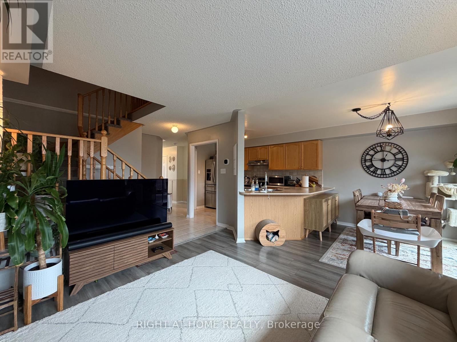 63 Candlebrook Drive S, Whitby, Ontario  L1R 2V6 - Photo 9 - E13032414