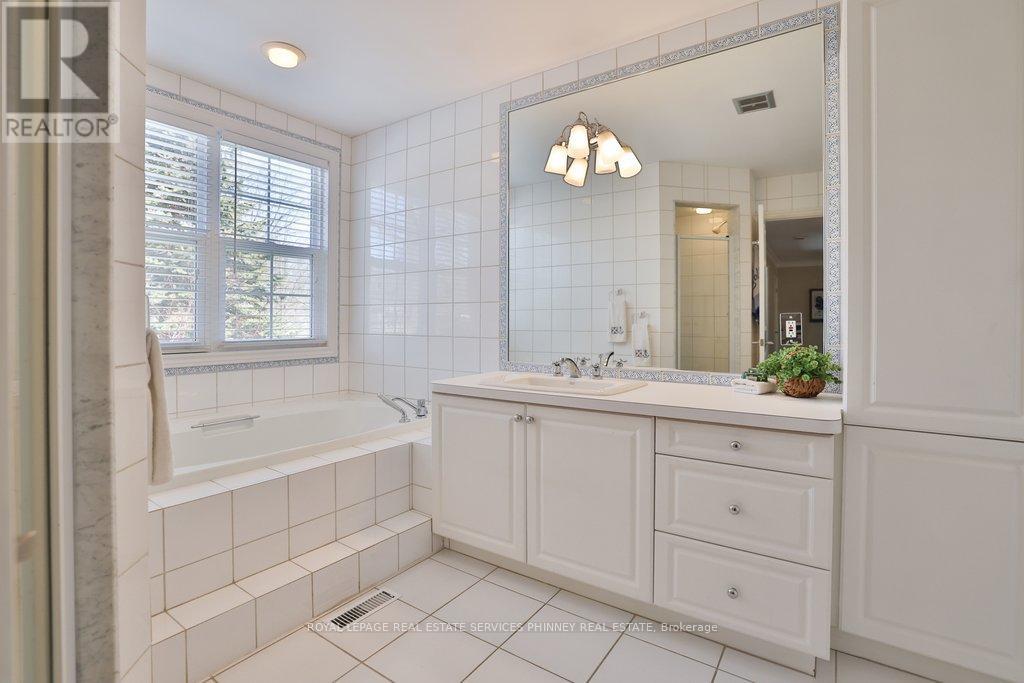 1244 Woodland Avenue, Mississauga, Ontario  L5G 2X9 - Photo 25 - W12820926