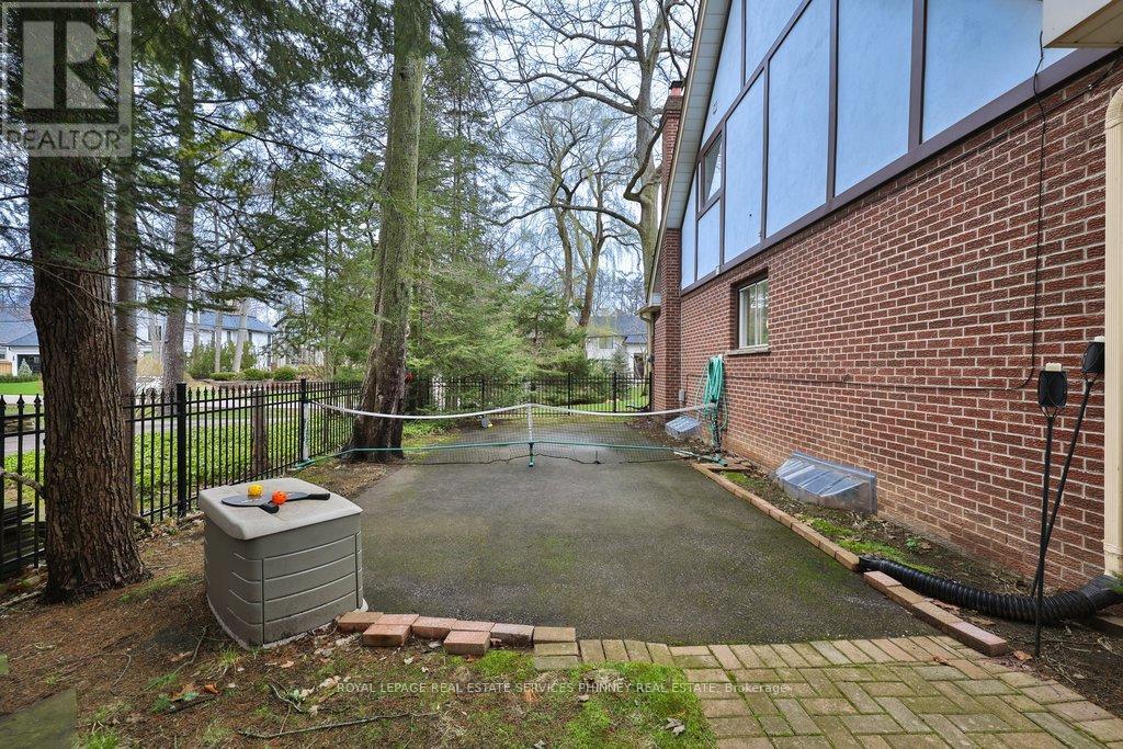 1244 Woodland Avenue, Mississauga, Ontario  L5G 2X9 - Photo 38 - W12820926