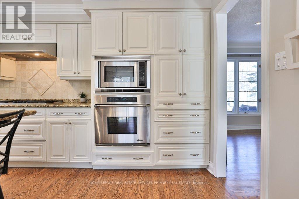 1244 Woodland Avenue, Mississauga, Ontario  L5G 2X9 - Photo 12 - W12820926