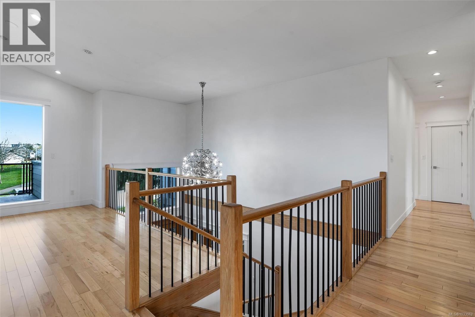 3264 Irma St, Saanich, British Columbia  V8Z 3R8 - Photo 15 - 1033062