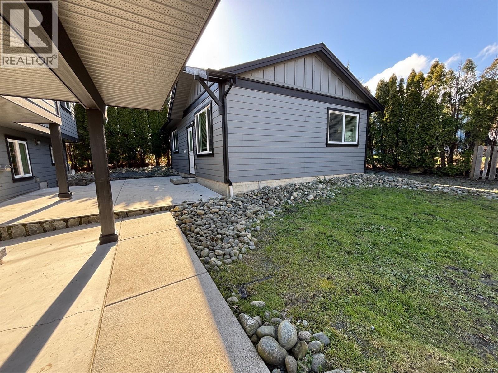 3264 Irma St, Saanich, British Columbia  V8Z 3R8 - Photo 52 - 1033062