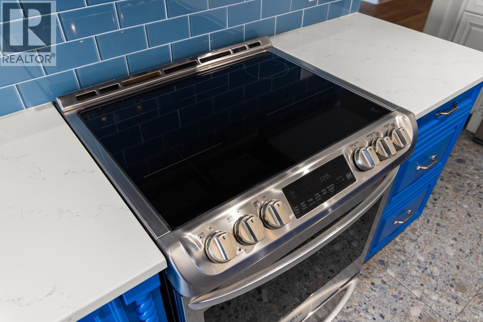 306 75 Songhees Rd, Victoria, British Columbia  V9A 7M5 - Photo 11 - 1032615