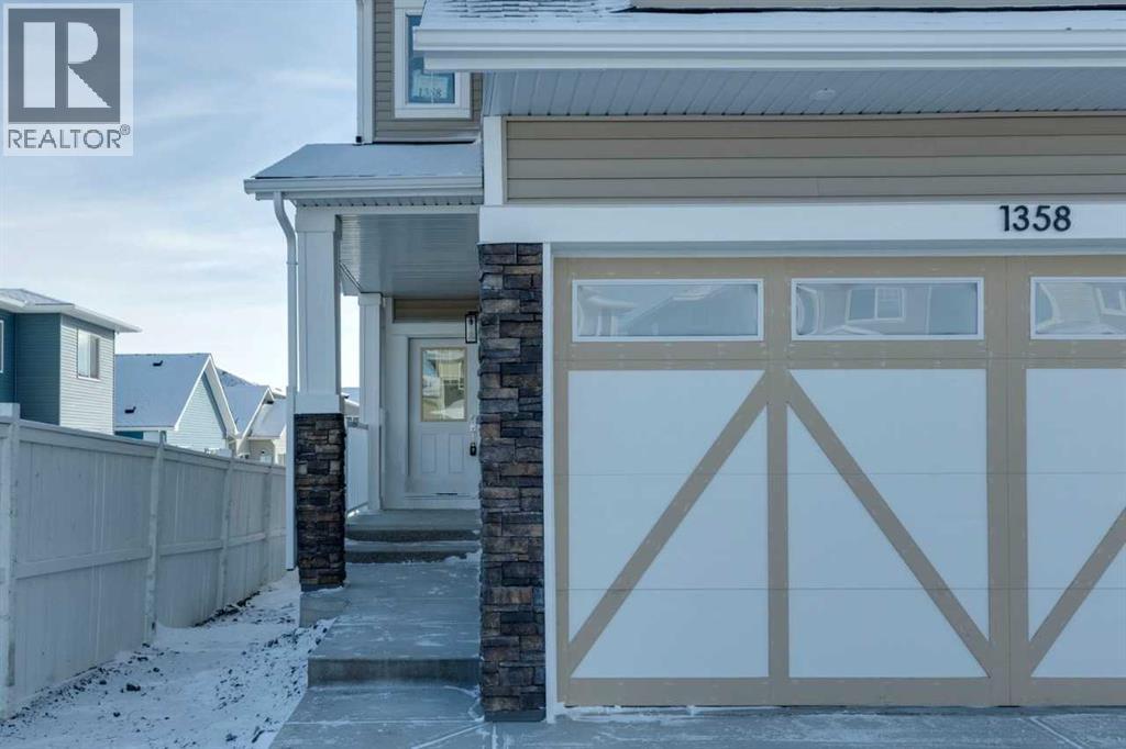 1358 Bayview Crescent SW, Airdrie, Alberta  T4B 5P1 - Photo 4 - A2287892